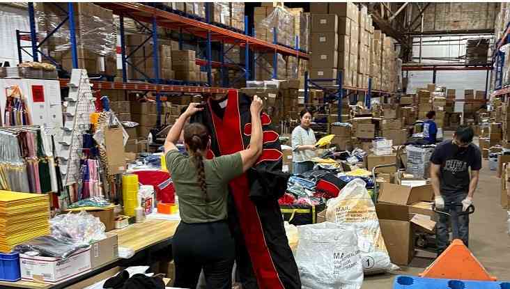 Cap and Gown Outlet Warehouse